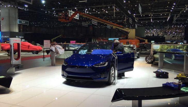 Due giornalisti arrestati per essere entrati nella Gigafactory Tesla ed aver ferito due dipendenti - Foto 5 di 20