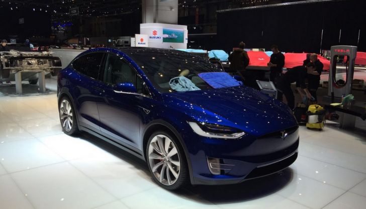 Due giornalisti arrestati per essere entrati nella Gigafactory Tesla ed aver ferito due dipendenti - Foto 4 di 20