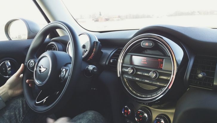 Riconoscere una buona auto usata: consigli e suggerimenti per l’acquisto - Foto 7 di 13