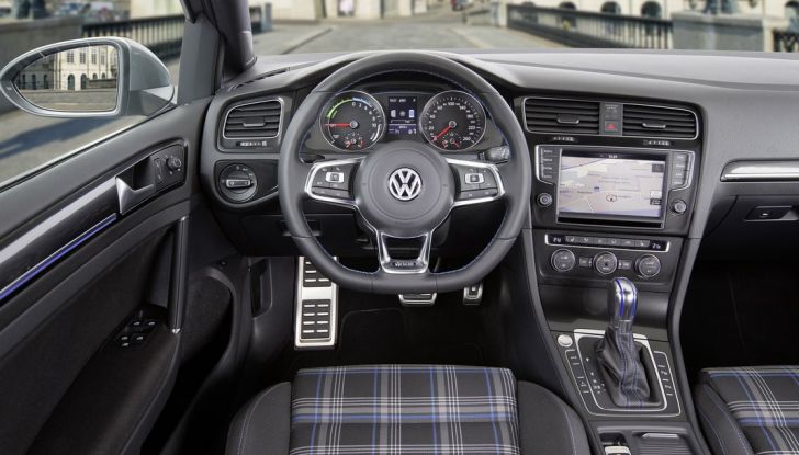 Volkswagen Golf: a Ginevra con il lifting - Foto 9 di 10