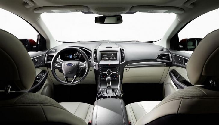 Nuova Ford Edge 2016, interni.