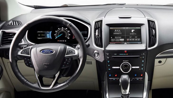 Nuova Ford Edge 2016, interno.