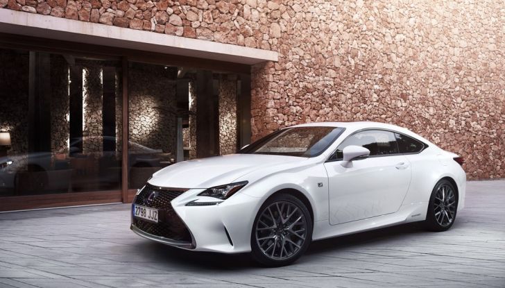 Lexus RC Hybrid pronta al lancio - Foto 2 di 12