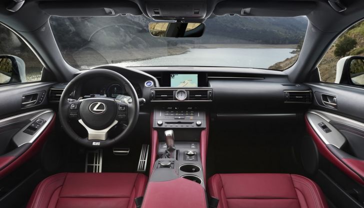 Lexus RC Hybrid pronta al lancio - Foto 9 di 12