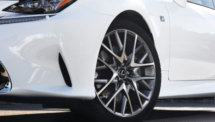 Lexus RC Hybrid pronta al lancio - Foto 7 di 12