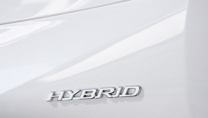 Lexus RC Hybrid pronta al lancio - Foto 8 di 12