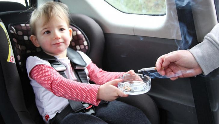 Stop al fumo in auto con minori e donne incinta - Foto 3 di 8