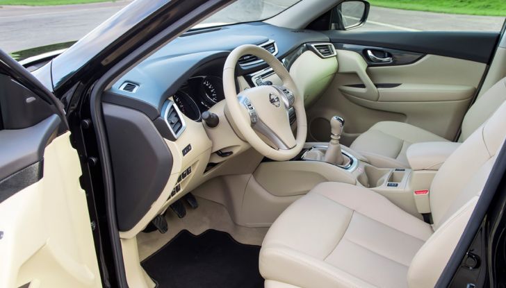 Nissan X-Trail regala la sicurezza stradale con il Safety Shield - Foto 6 di 16