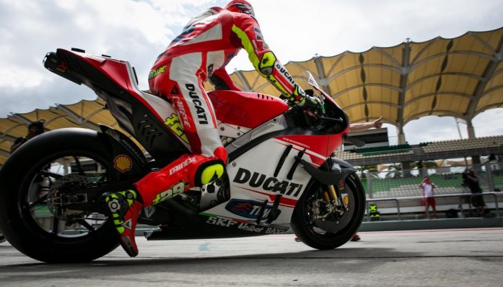 MotoGP, ufficiale: Andrea Iannone correrà in Suzuki nel 2017 e 2018 - Foto 16 di 17
