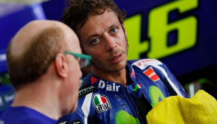 Valentino Rossi, frattura tibia e perone in allenamento: stagione finita - Foto 2 di 14