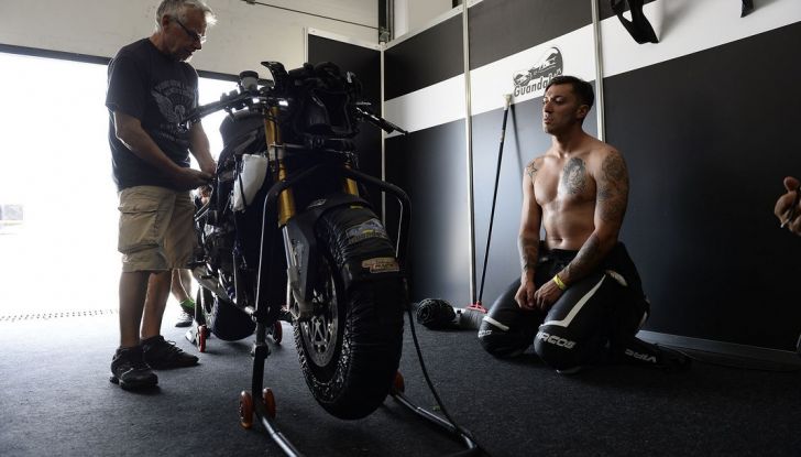 Tourist Trophy 2016: Alex Polita partecipa con la BMW S1000R - Foto 7 di 10