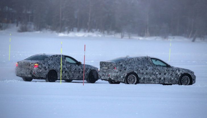 BMW Serie 5 e Serie 5 GT spiate durante i test invernali - Foto 12 di 16