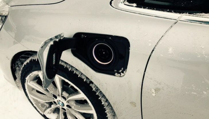 BMW X5 xDrive40e, l’ibrida plug-in provata su strada e sulla neve - Foto 4 di 15