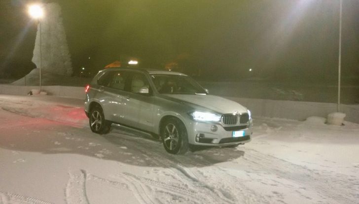 BMW X5 xDrive40e, l’ibrida plug-in provata su strada e sulla neve - Foto 2 di 15