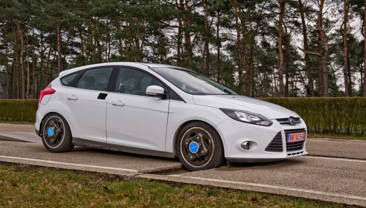 Guida contromano: Ford sperimenta un nuovo sistema di avviso - Foto 3 di 11