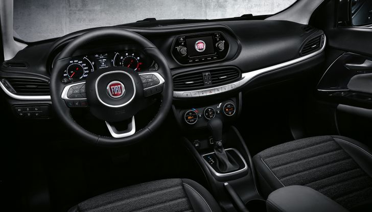 Fiat Tipo due volumi, postazione di guida.