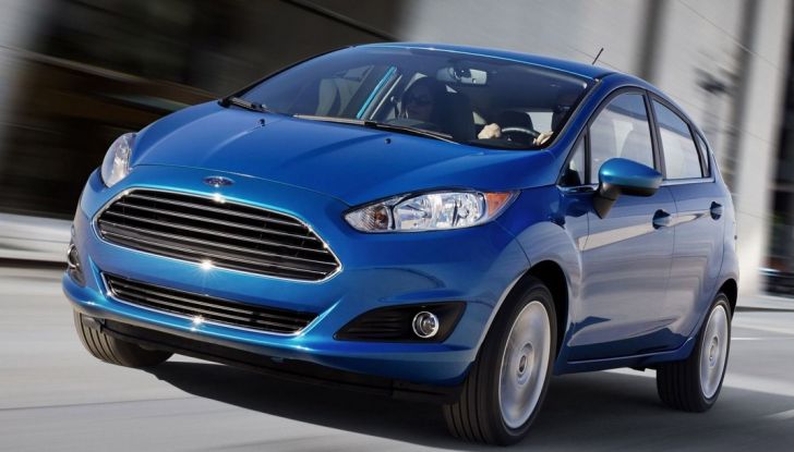 Ford Fiesta GPL, vista frontale laterale dal basso.