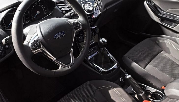Ford Fiesta GPL, postazione guida.