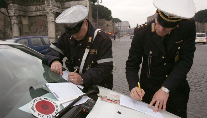 Patente A: arriva l’IVA al 22% su lezioni teoriche e guide - Foto 1 di 5
