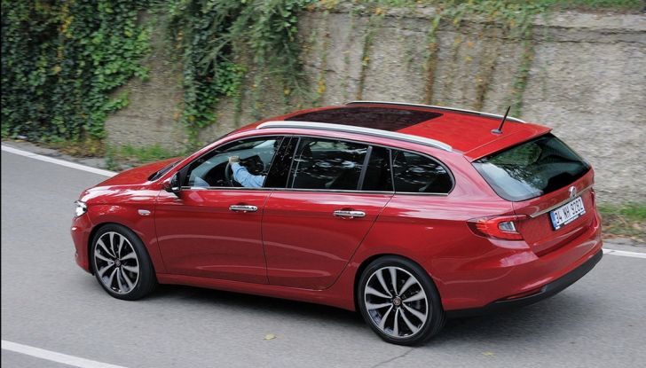 Fiat Tipo station wagon: la prima immagine - Foto 2 di 9