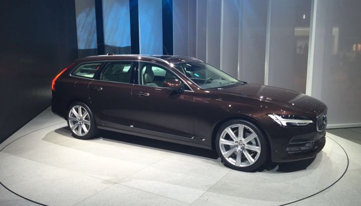 Volvo V90, le prime immagini rubate in attesa del debutto ufficiale - Foto 2 di 9