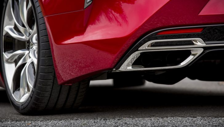 Lexus: due premiere al Salone di Ginevra 2016 - Foto 12 di 15