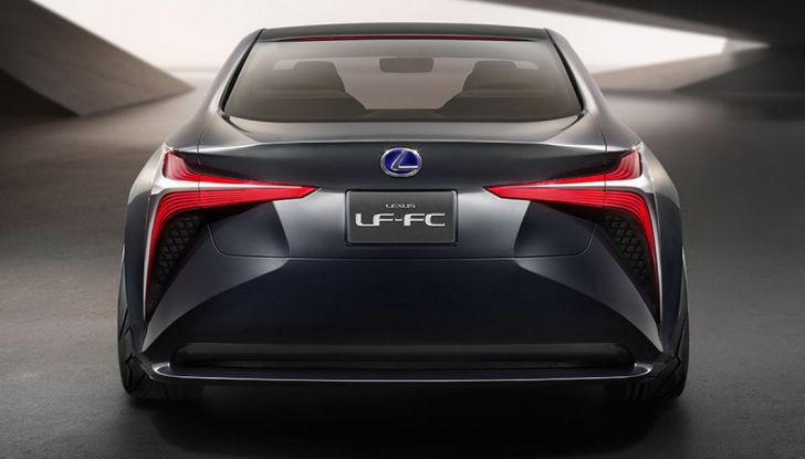 Lexus: due premiere al Salone di Ginevra 2016 - Foto 4 di 15