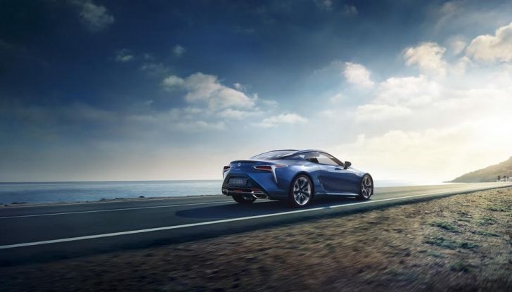 Lexus: due premiere al Salone di Ginevra 2016 - Foto 2 di 15