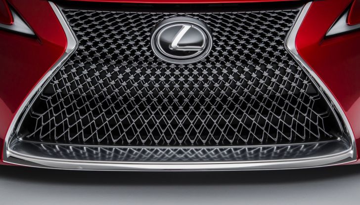 Lexus: due premiere al Salone di Ginevra 2016 - Foto 9 di 15