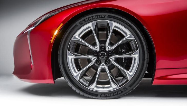 Lexus: due premiere al Salone di Ginevra 2016 - Foto 11 di 15