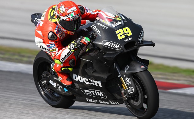 Ducati MotoGP 2016: La presentazione live della Desmosedici GP a Borgo Panigale - Foto 9 di 15