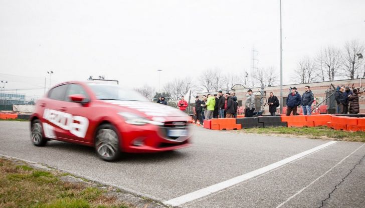 Mazda 2: la piccola ammiraglia che non rinuncia a nulla - Foto 10 di 32