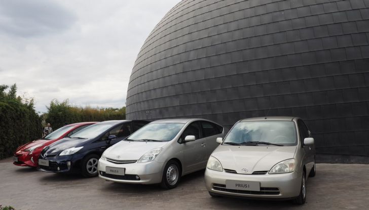 Nuova Toyota Prius, prova su strada della quarta generazione - Foto 48 di 48