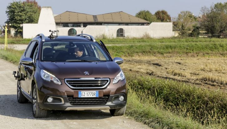 Peugeot presenta Best Technology Experience: video a realtà virtuale per i  test drive - Foto 10 di 10