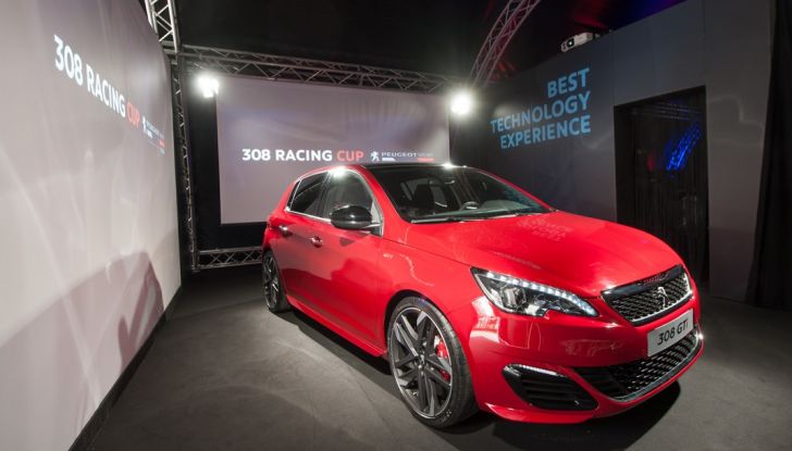 Peugeot presenta Best Technology Experience: video a realtà virtuale per i  test drive - Foto 3 di 10