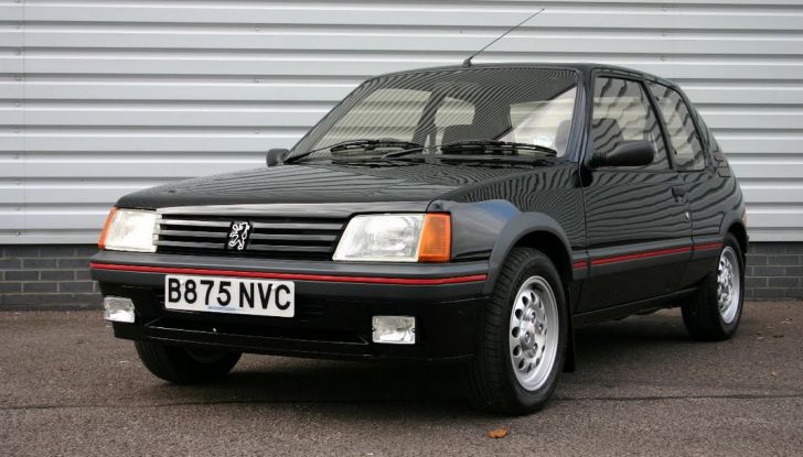 Peugeot a Rétromobile 2016 con le coupé e le cabriolet - Foto 3 di 14