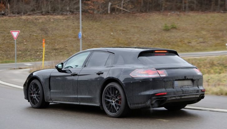 Porsche Panamera Shooting Brake prime immagini spia della nuova station wagon - Foto 14 di 25