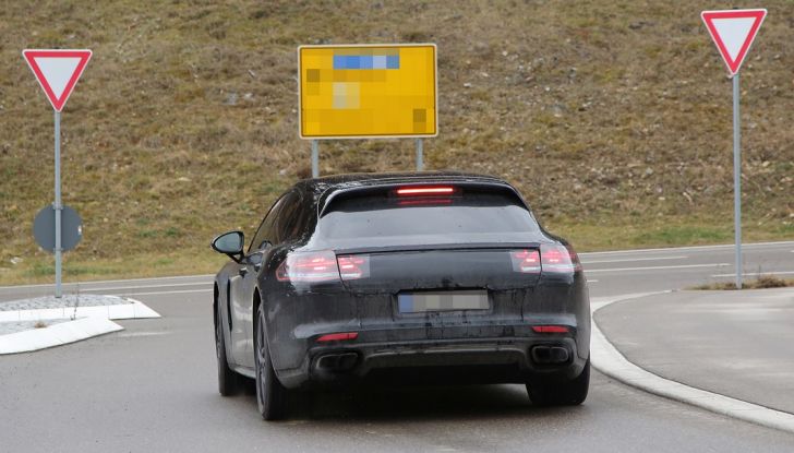 Porsche Panamera Shooting Brake prime immagini spia della nuova station wagon - Foto 16 di 25