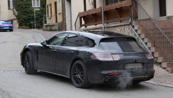Porsche Panamera Shooting Brake prime immagini spia della nuova station wagon - Foto 23 di 25