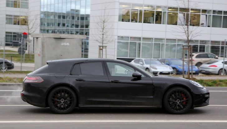 Porsche Panamera Shooting Brake prime immagini spia della nuova station wagon - Foto 5 di 25