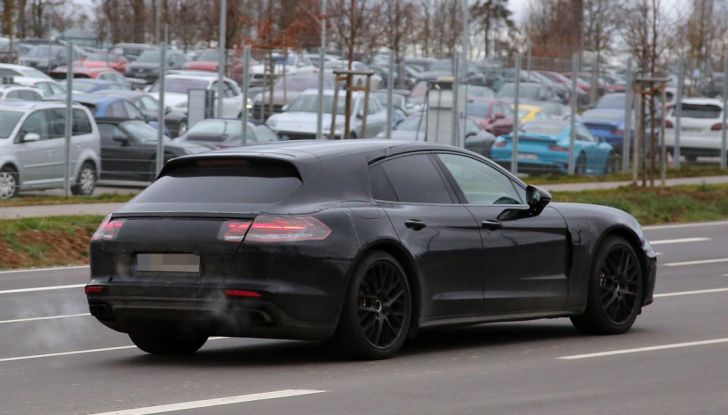 Porsche Panamera Shooting Brake prime immagini spia della nuova station wagon - Foto 2 di 25