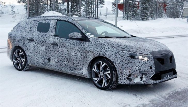 Renault Megane Sport Tourer, arriva la variante station wagon - Foto 3 di 8