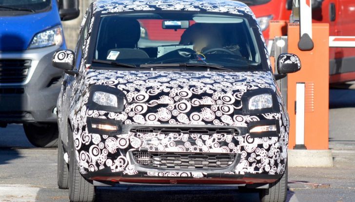 Scoop Fiat Panda facelift, immagine spia frontale.