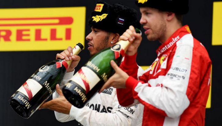 F1 2016: arriva la nuova Mercedes W07 ed è sfida con la Ferrari a Montmelò - Foto 6 di 13