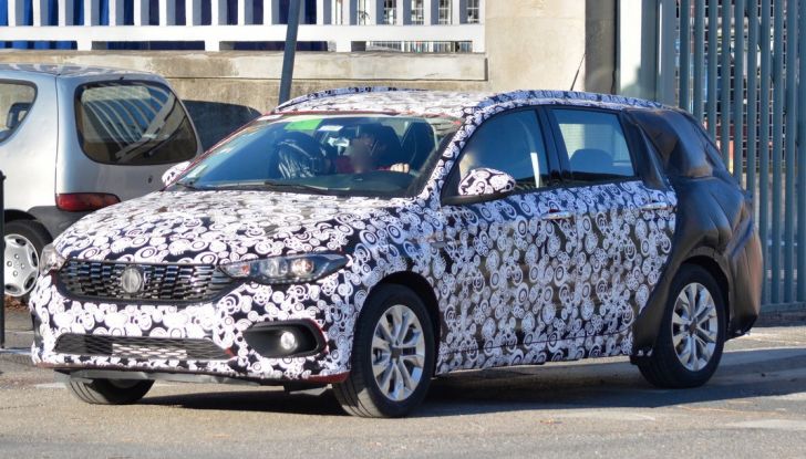 Fiat tipo sw immagine spia.
