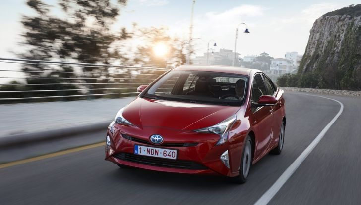 Nuova Toyota Prius, prova su strada della quarta generazione - Foto 22 di 48