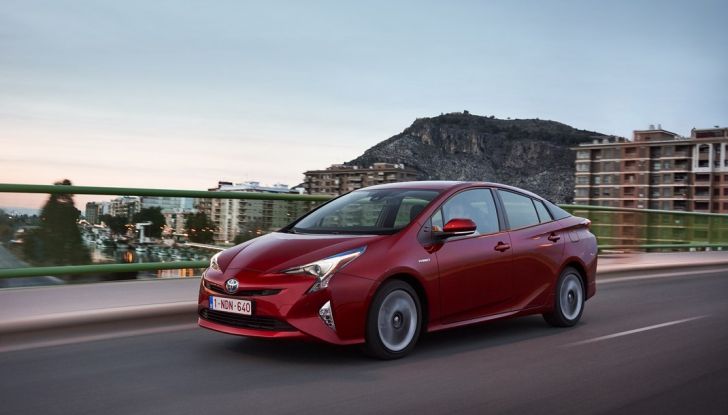 Nuova Toyota Prius, prova su strada della quarta generazione - Foto 27 di 48