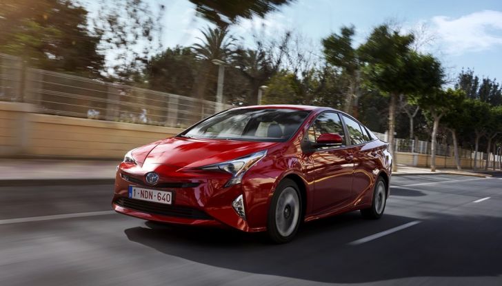 Nuova Toyota Prius, prova su strada della quarta generazione - Foto 21 di 48