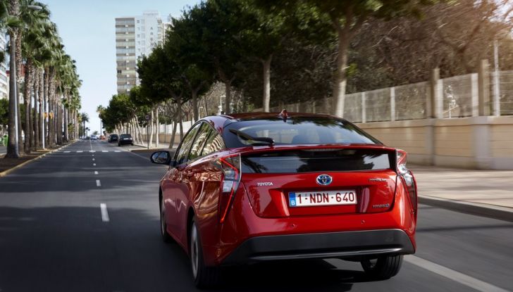 Nuova Toyota Prius, prova su strada della quarta generazione - Foto 30 di 48