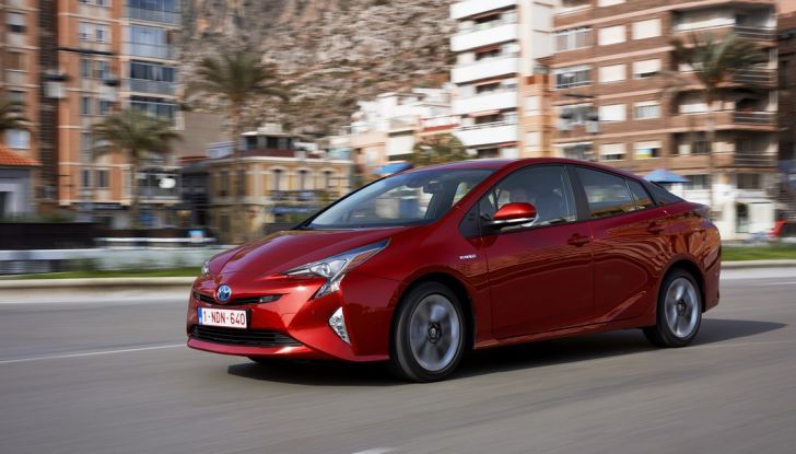 Nuova Toyota Prius, prova su strada della quarta generazione - Foto 31 di 48